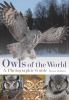 Go to record Owls of the world : a photographic guide